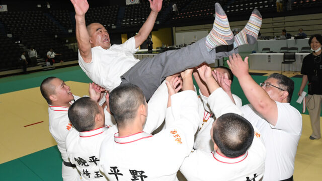 【レポート】埼玉栄が春に続き二冠を達成、決勝で今大会の台風の目・国士舘を退ける／令和6年度金鷲旗高校柔道大会・男子