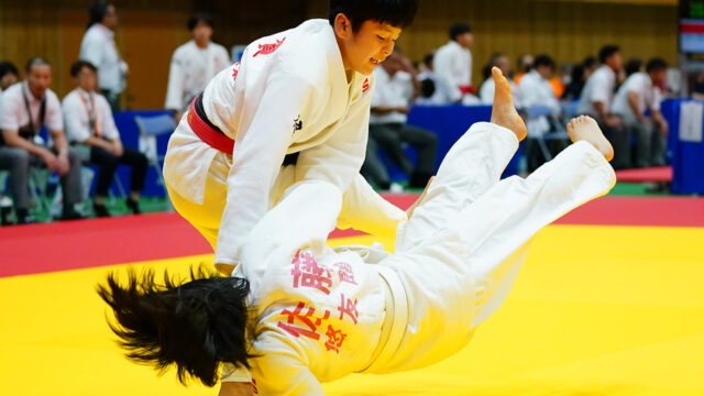 【速報レポート】優勝は五條東・奴賀楓奈、決勝は藤村玲藍との鍔迫り合いを制す／第55回全国中学校柔道大会・女子48kg級