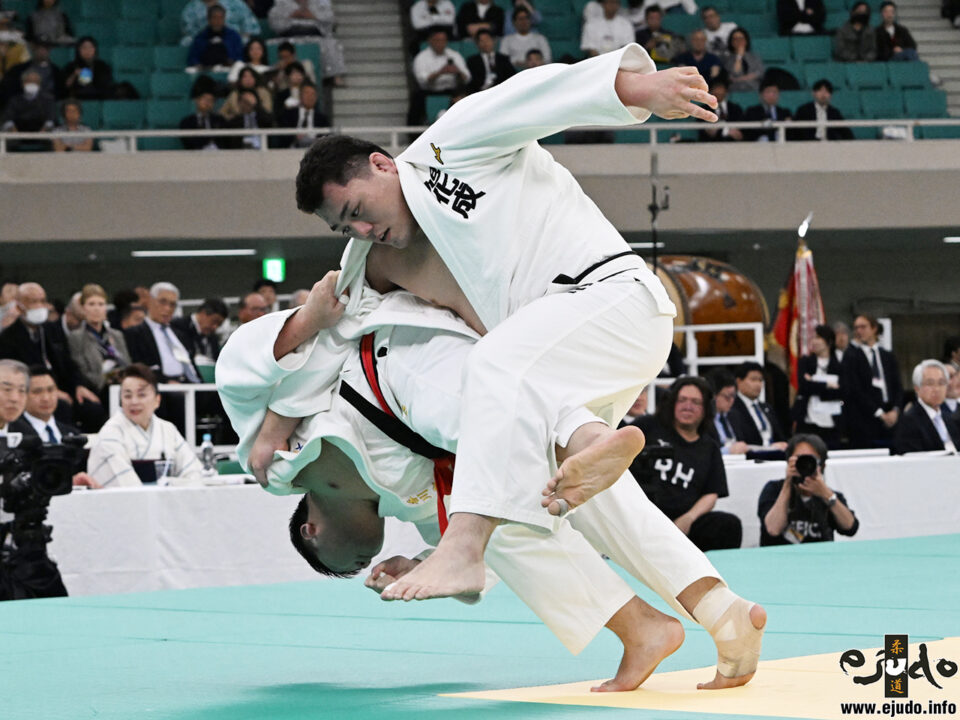香川大吾○優勢[僅差3-0]△太田彪雅