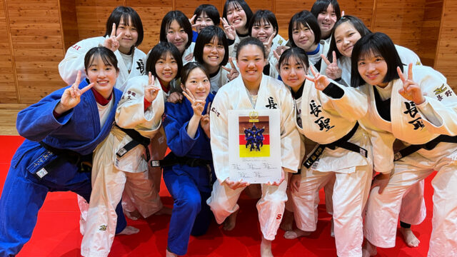【ニュース】圧勝で2度目の受賞、女子・佐久長聖高に記念品贈呈！／第3回「ベストプロフィール賞」