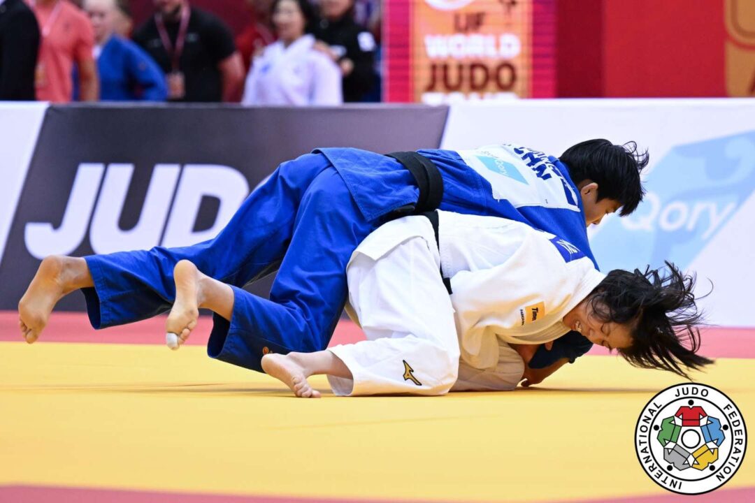 57kg級準々決勝、玉置桃がタオ・ユーインを左袖釣込腰で攻める
