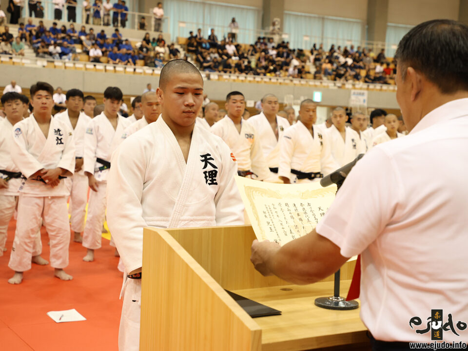 選手宣誓は、作陽学園高・寺下仁悠主将が務めた。