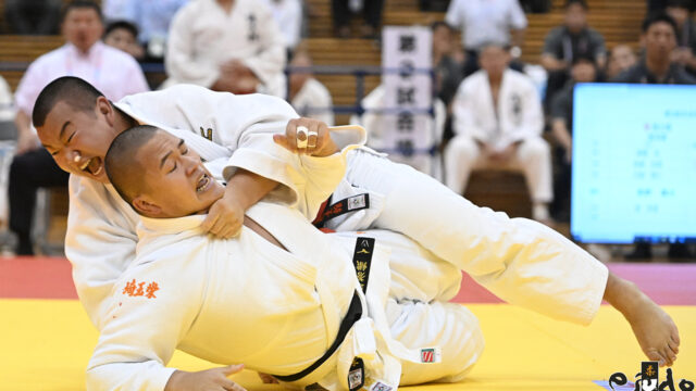 【ニュース】「夏の国士舘」本領発揮、不利の下馬評覆して2年ぶりのV／第74回インターハイ柔道競技 男子団体試合