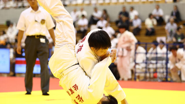 【ニュース】比叡山、桐蔭学園が山場乗り越えて2日目へ。大牟田は順当勝ち、生光学園は大成・国士舘乗り越えてベスト16入り果たす／第74回インターハイ柔道競技 女子団体試合第1日