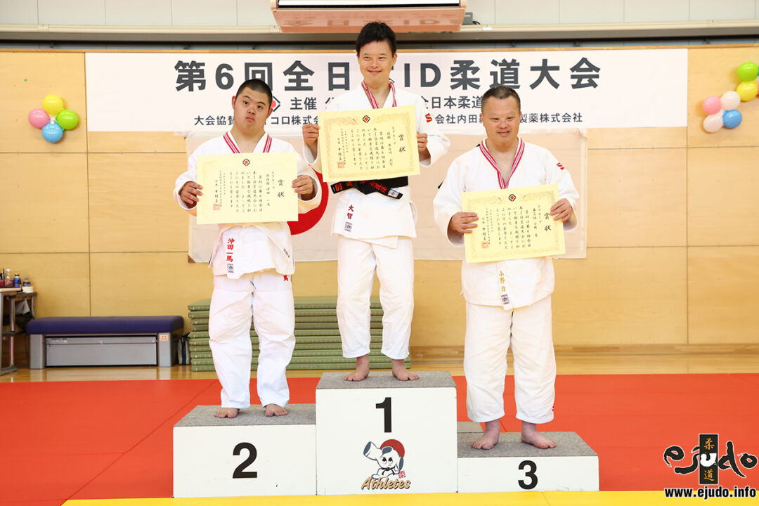 優 勝:長谷川大智(濱名道場)
準優勝:沖田一馬(えびばで柔道クラブ)
第三位:小野力(わらしべ会)