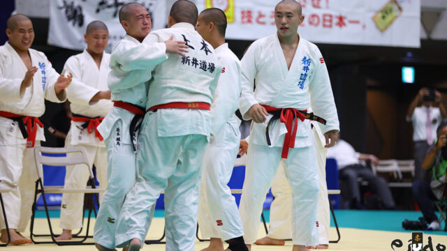【ニュース】新井道場が初優勝、決勝の同県対決で埼玉栄中を破る／2025年度マルちゃん杯少年柔道大会・中学生男子
