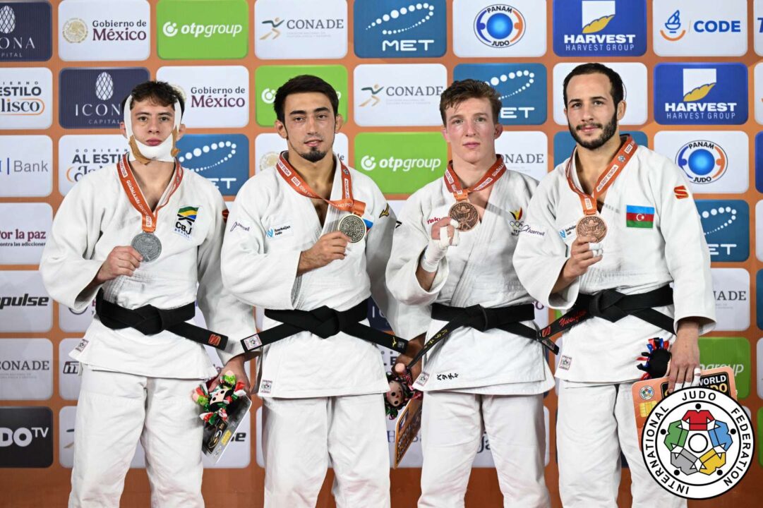 60kg級メダリスト。左から準優勝のミシェル・アウグスト、優勝したバラバイ・アガエフ、3位のヨーレ・フェルストラーテンとアフマド・ユシフォフ。