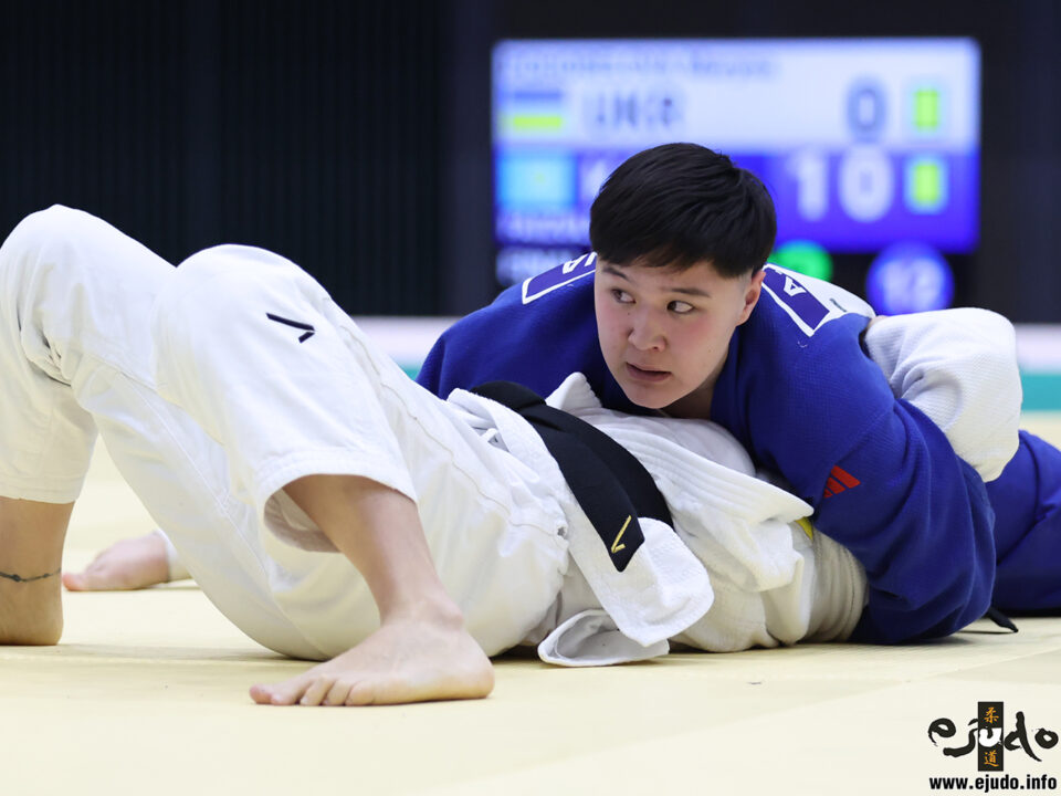 アミナ・ファイズリナ(カザフスタン)〇上四方固(4:00)△マリーナ・ポホレロワ(ウクライナ)