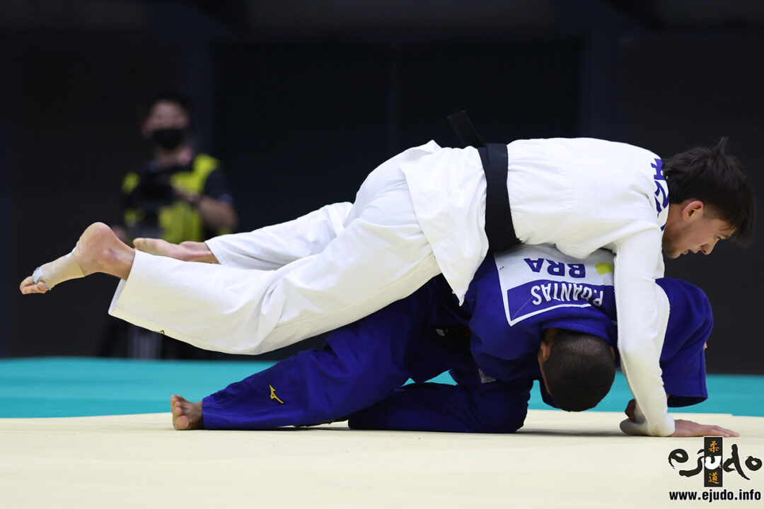 ペドリ=フェリペ=ルイス=ドス=サントス・ダンタス(ブラジル)〇GS袖釣込腰(GS1:31)△ジョシュグン・アリエフ(アゼルバイジャン)