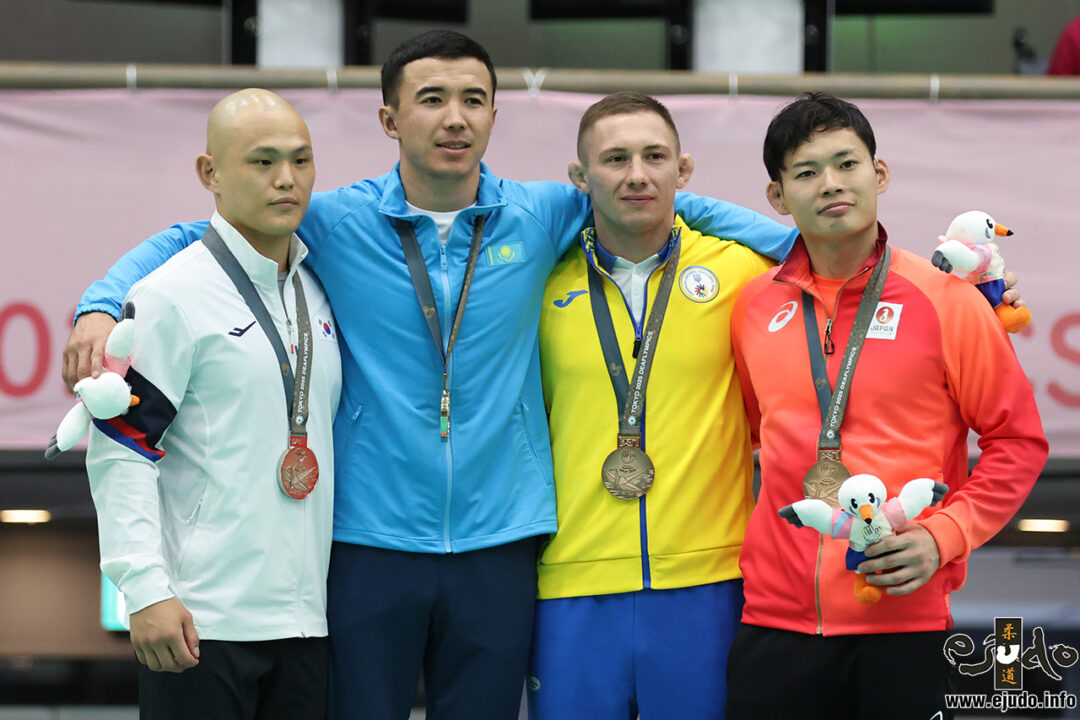 73kg級メダリスト。左から準優勝のファン・ヘヨン、優勝したシャディヤル・クアンディク、3位のフリホリー・ヴシェステンコと蒲生和麻。