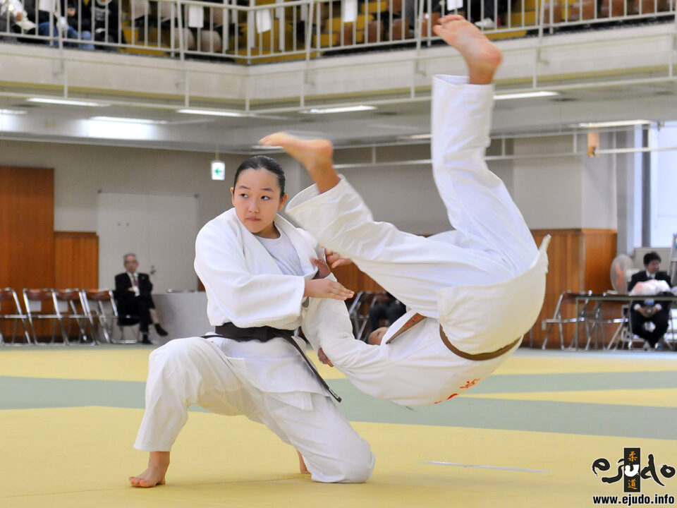 優勝した東京都ペアの「浮落」