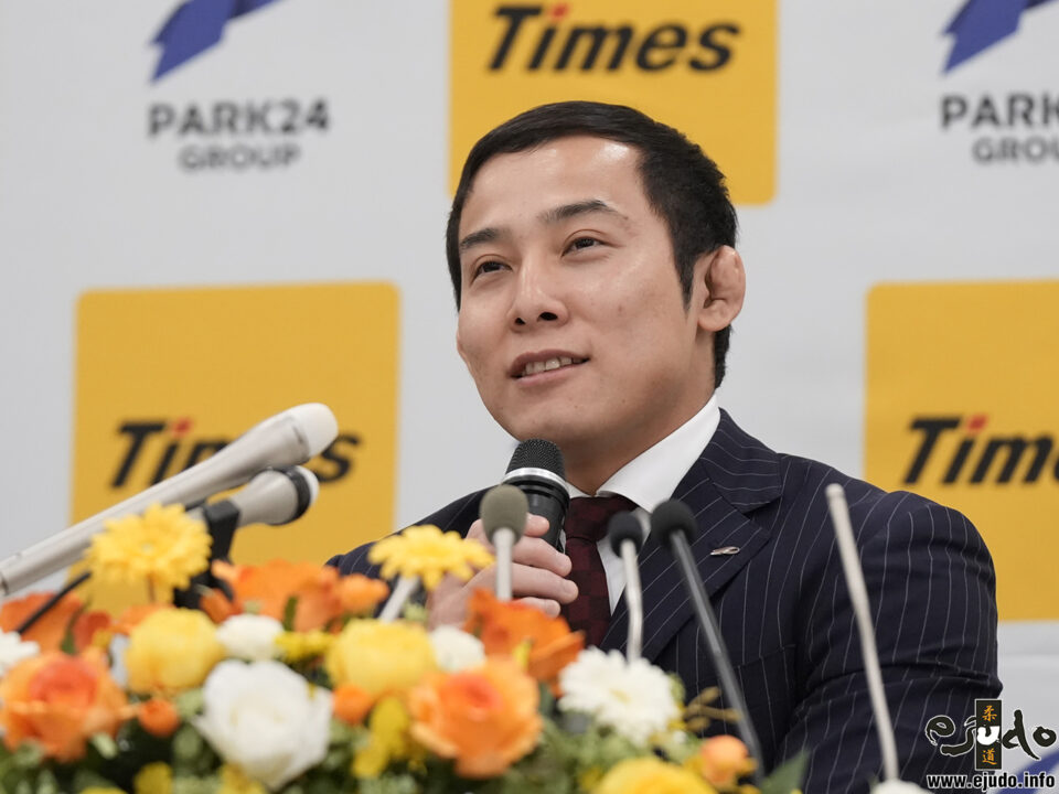 会見に臨んだ髙藤直寿