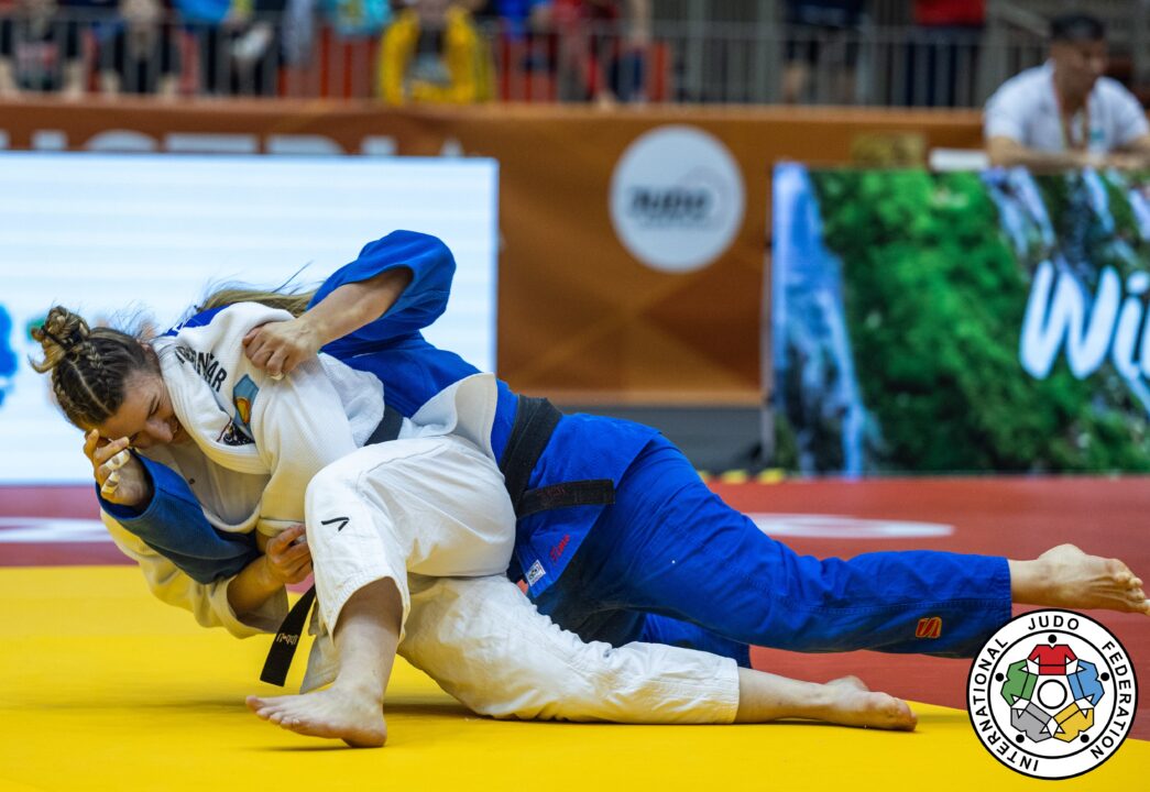 70kg級2回戦、ミヘイラ・ポレレスがバルバラ・ティモから右外巻込「技あり」