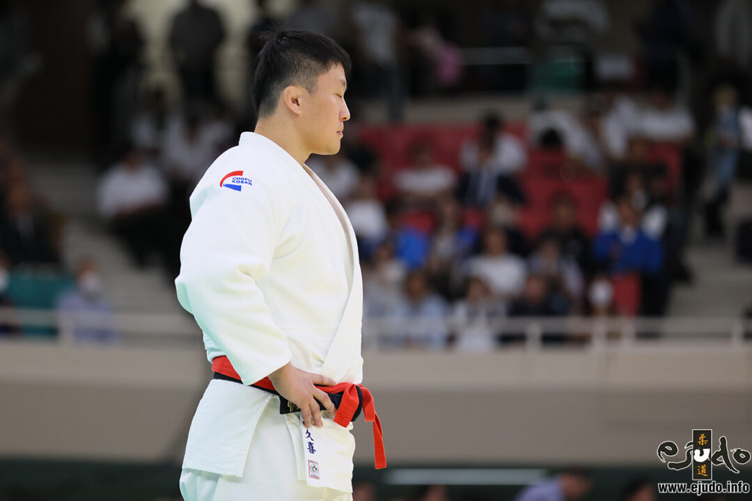 初戦に臨む原沢久喜。1年の時を経て、日本武道館の畳に帰って来た。