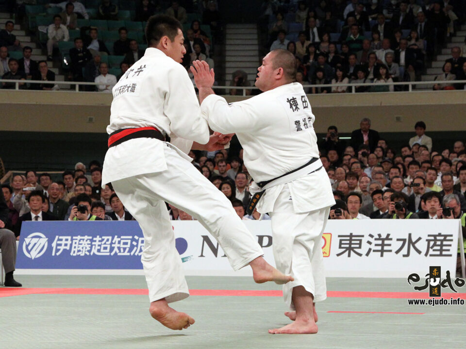 
かつての名選手の降臨にも期待したい。写真はeJudoの全日本現場取材2度目の2009年決勝、穴井隆将vs棟田康幸。