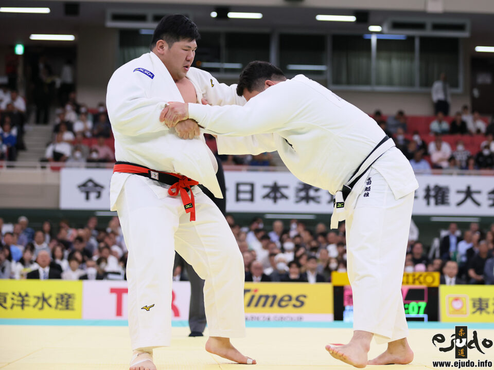 香川大吾○優勢[僅差3-0]△太田彪雅