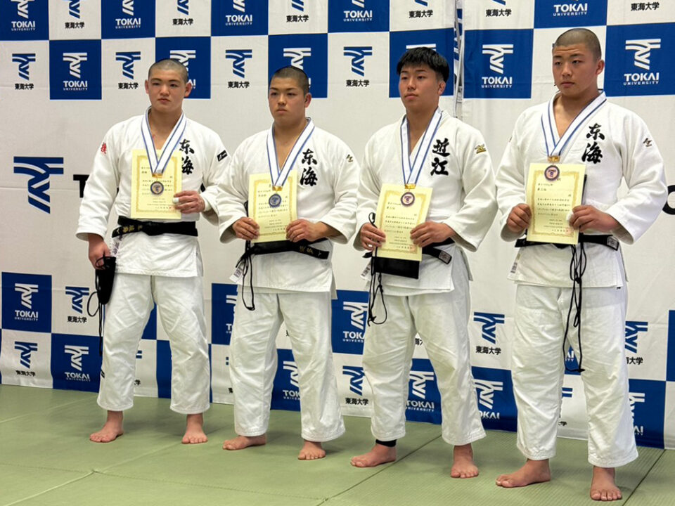 100kg級成績上位者。左が優勝した東琉海。