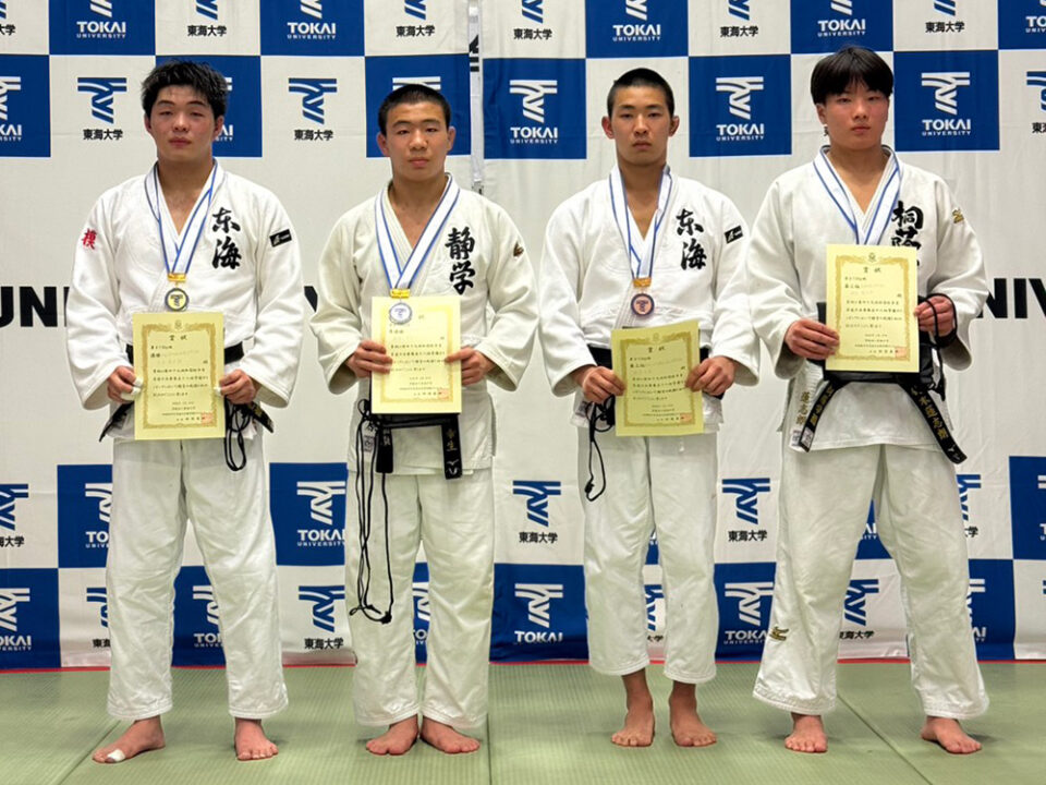 73kg級成績上位者。左が優勝した上水泰史朗。