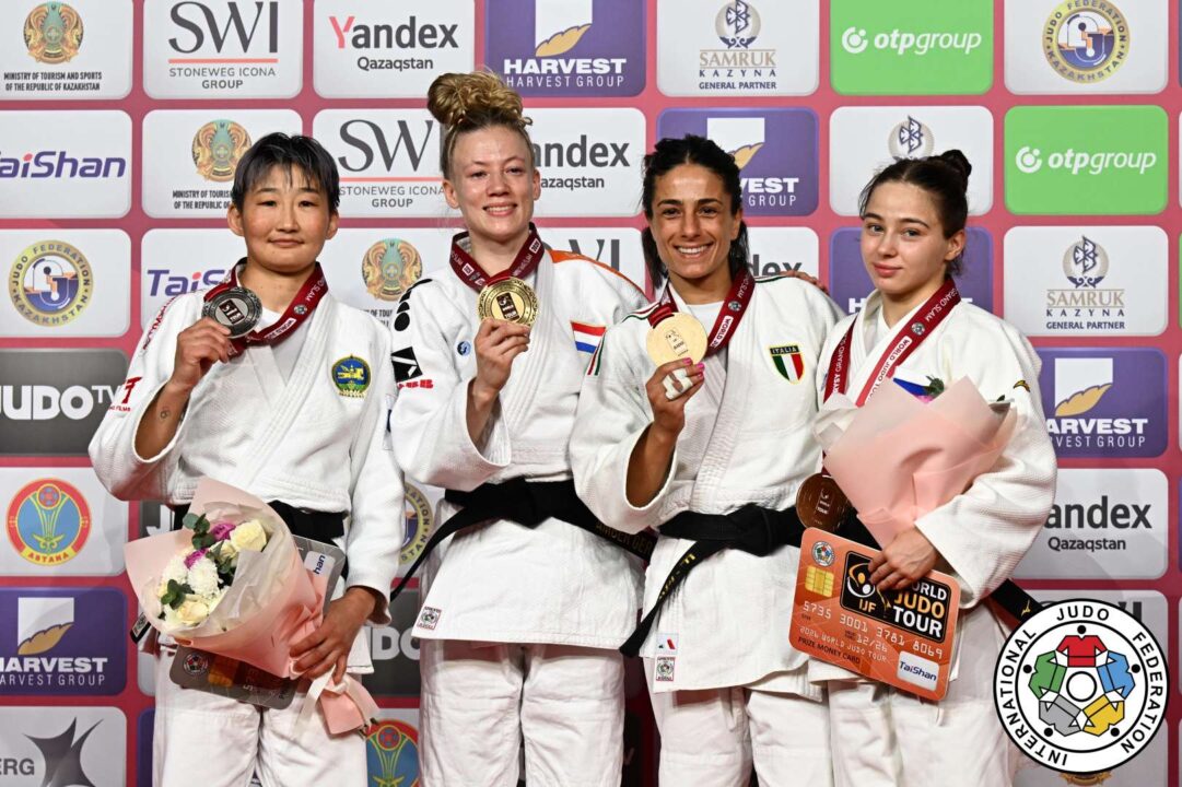 
48kg級メダリスト。左から準優勝のガンバータル・ナランツェツェグ、優勝したアンバル・ヘルシェス、3位のフランチェスカ・ミラニとクリスティーナ・ドゥディナ。