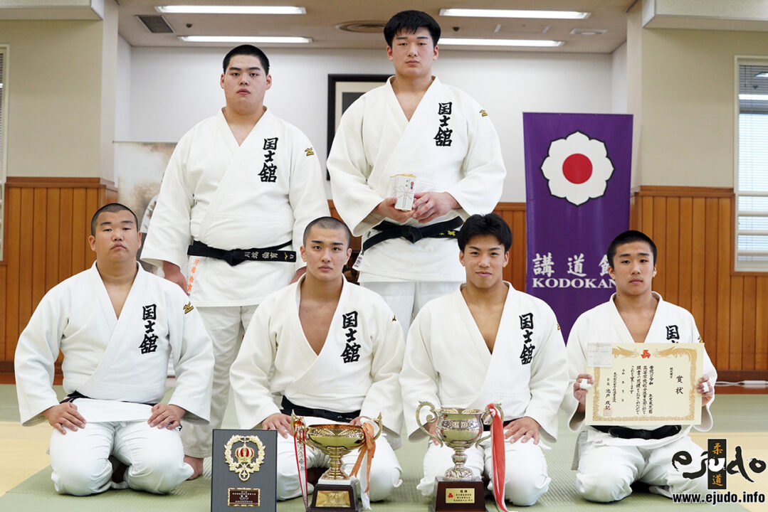 優勝した国士舘高