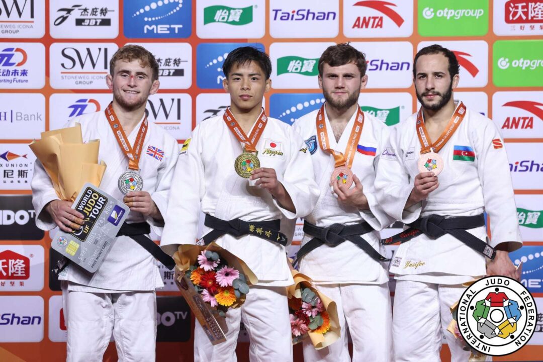 60kg級メダリスト。左から準優勝のチャーリー・エア、優勝した近藤隼斗、3位のアユブ・ブリエフとアフマド・ユシフォフ。