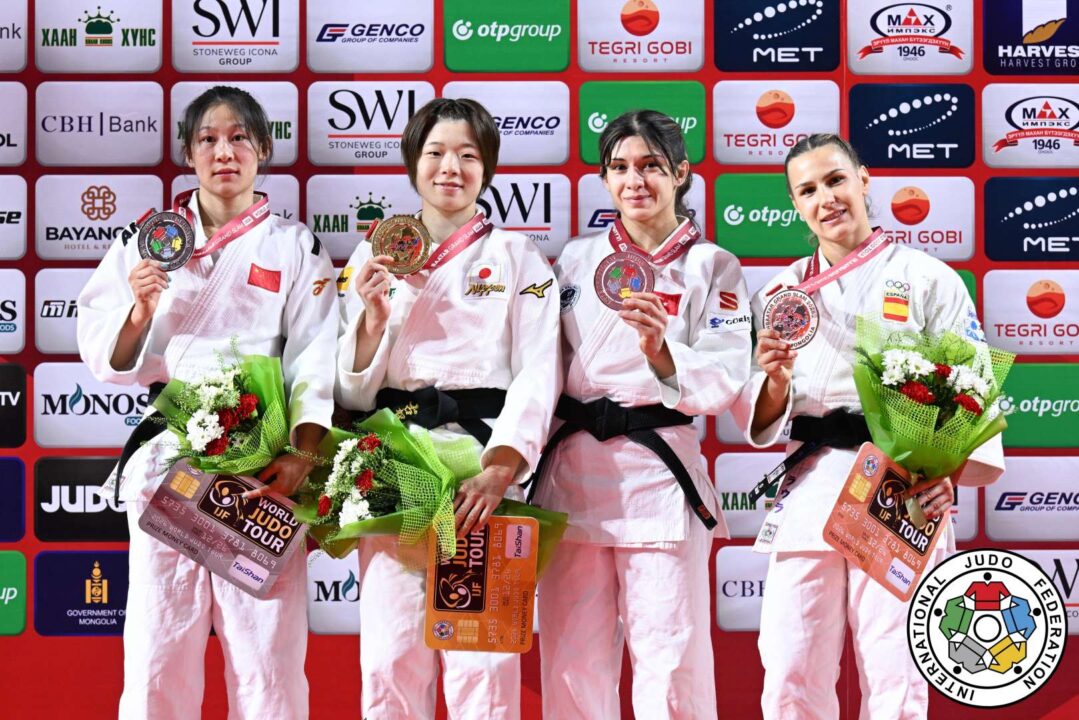 48kg級メダリスト。左から準優勝のジュアン・ウェンナ、優勝した古賀若菜、3位のツグジェ・ベデルとラウラ・マルティネス＝アベレンダ。
