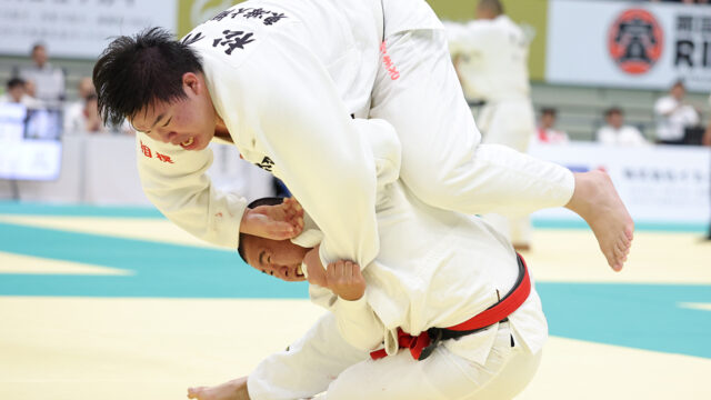 【レポート】注目対決は春の王者・崇徳が完勝、大将対決で奥田が松林から豪快「一本」／第98回金鷲旗高等学校柔道大会男子④ 準決勝