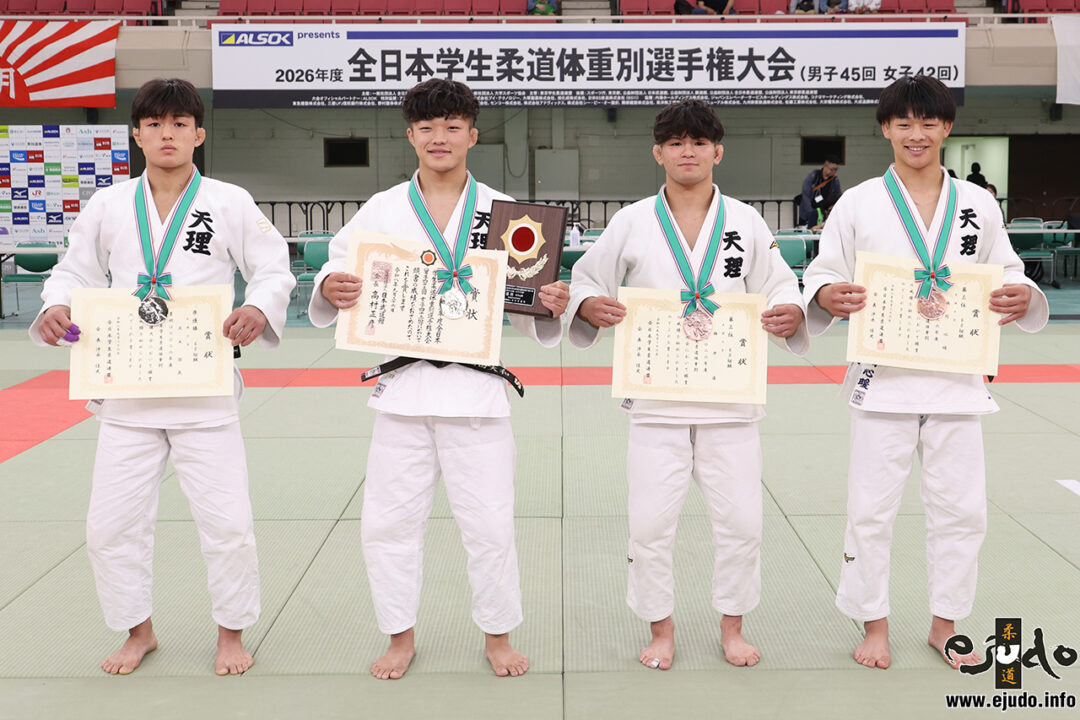 60kg級メダリスト。左から準優勝の足立悠晟、優勝した福田大和、3位の横井蓮と橋間心暖。