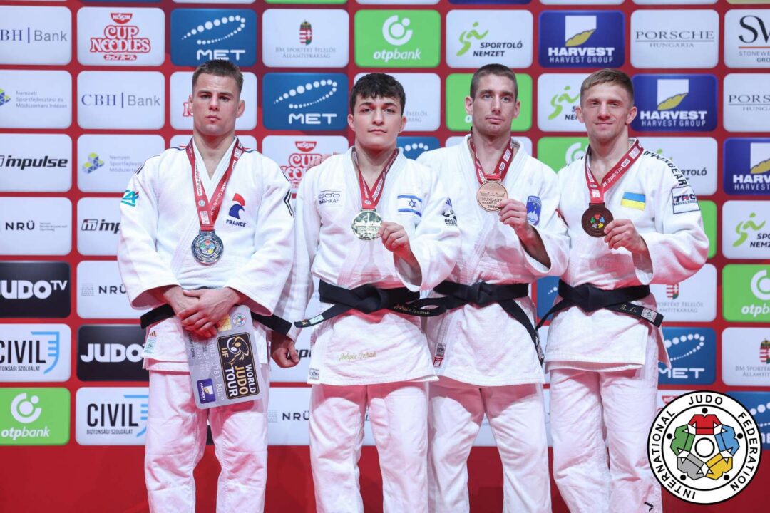 60kg級メダリスト。左から準優勝のエンゾ・ジャン、優勝したイサク・アシピツ、3位のダヴィド・スタルケルとアルテム・レシュク。