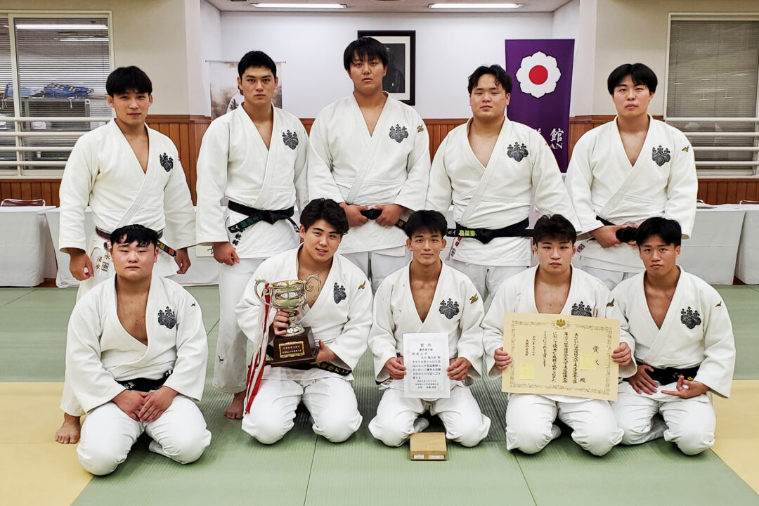 男子優勝の筑波大