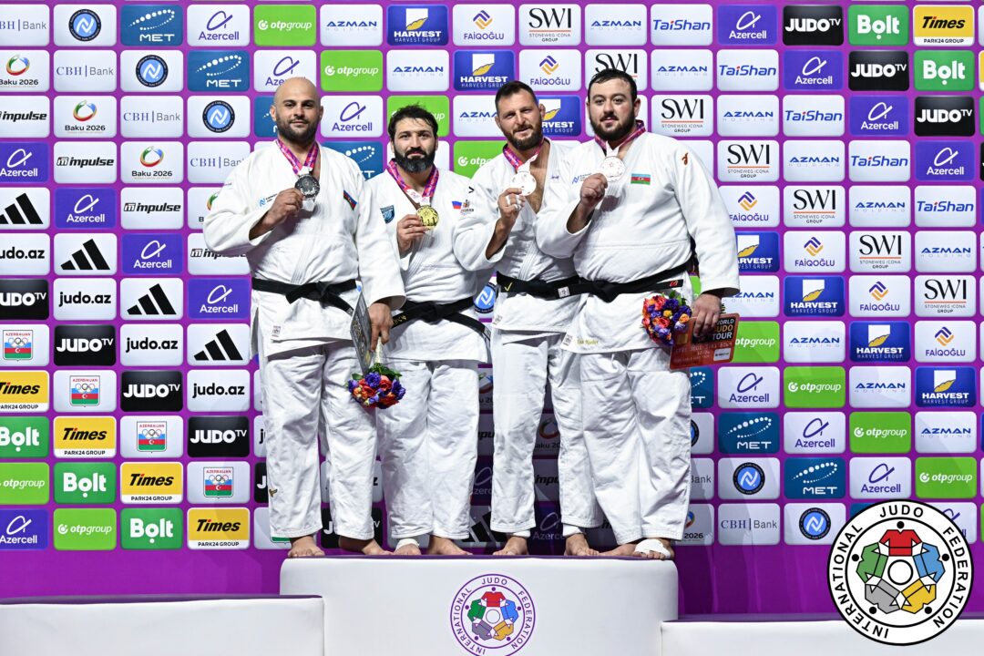 100kg超級メダリスト。左から準優勝のウシャンギ・コカウリ、優勝したイナル・タソエフ、3位のルカシュ・クルパレクとカナン・ナシボフ。