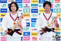 57kg級を制した大森朱莉と準優勝の荒川清楓。
